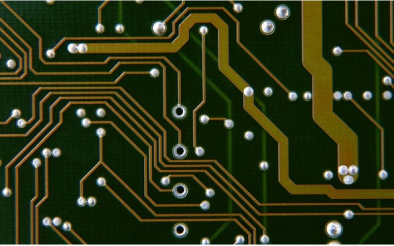 PCB插件孔与地/电层的连接设计